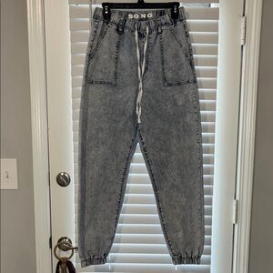 SONG Women's Stonewashed Joggers
